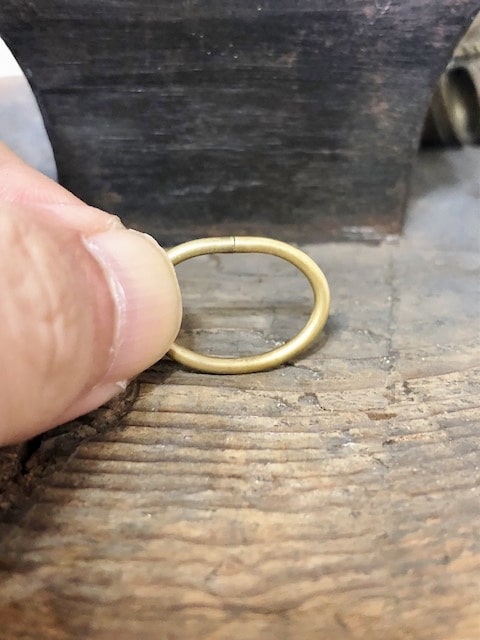 隙間が無くなった真鍮のリング