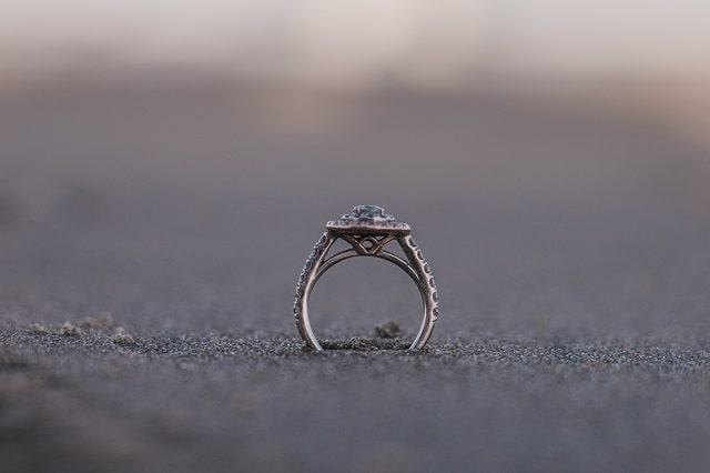 砂浜の指輪